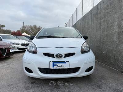 Toyota Aygo 5 porte,Clima,Radio,ecc. Bianco usata San Michele Salentino