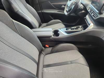 Peugeot 5008 PEUGEOT 5008 15D 130CV AT8 AUTOM ALLURE PACK Grigio usata Tivoli