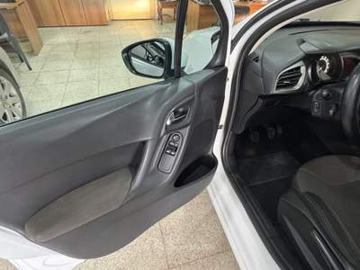 Citroen C3 EXCLUSIVE 1.2 cc. 82 cv. Bianco usata Terracina