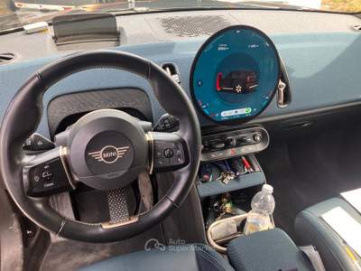 MINI Countryman 1.5 Full Hybrid 170cv Essential Nero usata LIVORNO