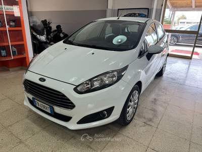Ford Fiesta 5 porte Bz.- GPL Black & White Edi Bianco usata Terracina