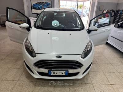 Ford Fiesta 5 porte Bz.- GPL Black & White Edi Bianco usata Terracina