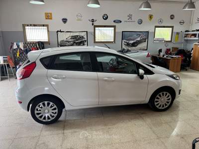Ford Fiesta 5 porte Bz.- GPL Black & White Edi Bianco usata Terracina