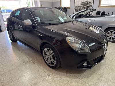 Alfa Romeo Giulietta GIULIETTA 2.0 JTDM-2 Distinctive Nero usata Terracina