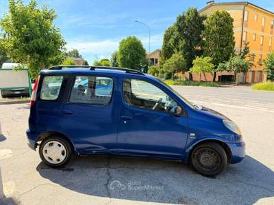 Toyota Yaris Yaris Verso 1.3 Sol, ADATTA A NEOPATENTATI Blu/Azzurro usata Crevalcore