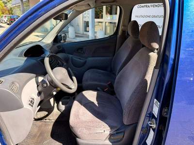 Toyota Yaris Yaris Verso 1.3 Sol, ADATTA A NEOPATENTATI Blu/Azzurro usata Crevalcore