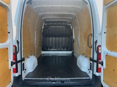 Renault Master Master T35 2.3 dCi 135 PM-TM Furgone Ice Bianco usata Parma