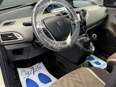 Lancia Ypsilon 1.3 Multijet 95 CV Platinum 2016 Beige usata Teverola