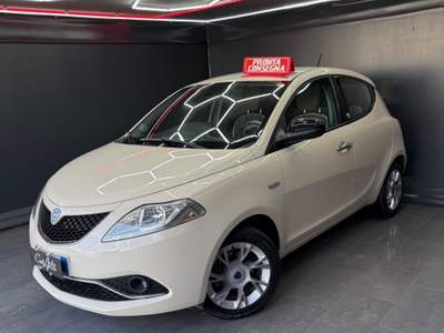 Lancia Ypsilon 1.3 Multijet 95 CV Platinum 2016 Beige usata Teverola