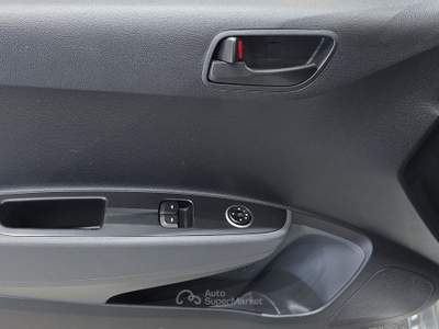 Hyundai i10  1.0 tech my19 Grigio usata Firenze