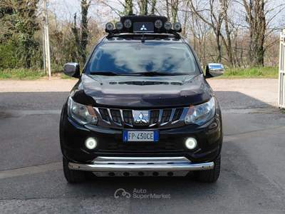 Mitsubishi L200 2.4d Double cab hard top 181cv UNICO PROPRIETARIO Nero usata Bernate Ticino