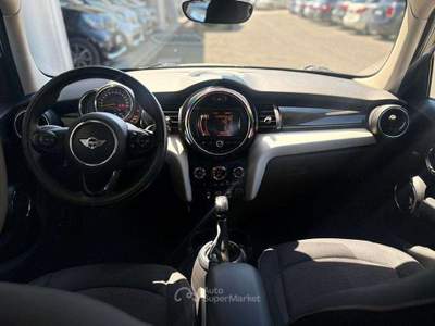 MINI 1.5 Cooper D Hype 5 1.5 Business 5p auto Bianco usata Civitavecchia