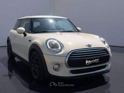 MINI 1.5 Cooper D Hype 5 1.5 Business 5p auto Bianco usata Civitavecchia