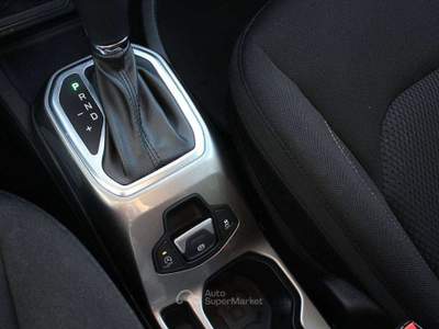 Jeep Renegade Limited FWD 1.6 M-Jet Auto Bianco usata Civitavecchia