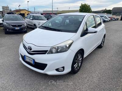 Toyota Yaris 1.4 D-4D 5 porte Active Bianco usata Sinalunga