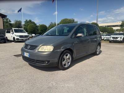 Volkswagen Touran 2.0 TDI Trendline Grigio usata Roma