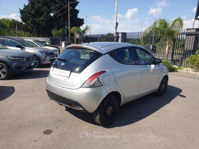 Lancia Ypsilon 1.2 69 CV 5 porte Gold Argento usata Taranto