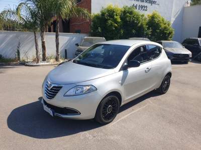 Lancia Ypsilon 1.2 69 CV 5 porte Gold Argento usata Taranto