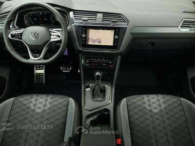 Volkswagen Tiguan 2.0 TDI 150 CV SCR DSG R-Line Bianco usata Caorso