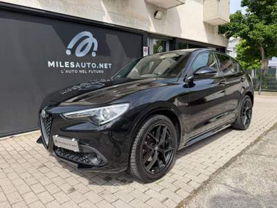 Alfa Romeo Stelvio 2.2 TDI 210 AT8 Q4 Veloce ACC Black Pack 20" Nero usata Rubano