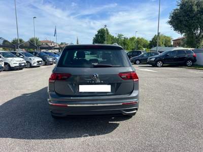 Volkswagen Tiguan 2.0 TDI SCR Life UNICO PROPRIETARIO KM TAGLIANDATI Grigio usata Portogruaro