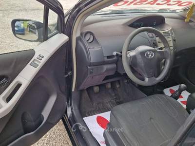 Toyota Yaris 1.0 5 porte Now Nero usata Fossombrone