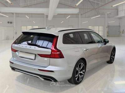 Volvo V60 V60 2.0 t6 phev R-design awd auto my21 - GG112ZW Argento usata Basiliano