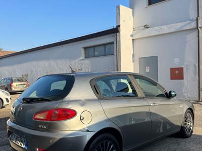 Alfa Romeo 147 JTD M-JET 16V 5 porte Exclusive Grigio usata ferrara