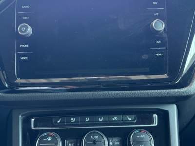 Volkswagen Touran SCR Executive BlueMotion Technology Bianco usata ferrara