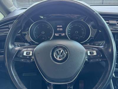 Volkswagen Touran SCR Executive BlueMotion Technology Bianco usata ferrara