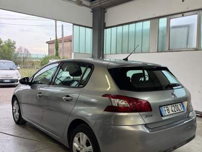 Peugeot 308 S&S EAT6 Business Grigio usata ferrara