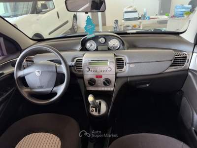 Lancia Ypsilon 90 CV Platino Nero usata ferrara