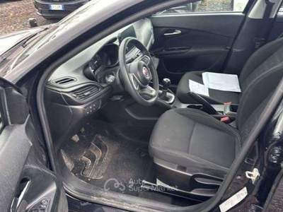 Fiat Tipo NEOPTATENTATI SW 1.0 t3 100cv TG :GP941FW Argento usata Basiliano