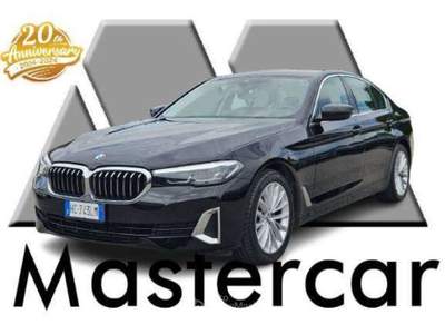 BMW Serie 5 520d Serie 5 G30 2020 Berlina 520d mhev 48V Luxury auto Blu/Azzurro usata Basiliano