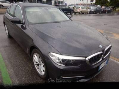 BMW Serie 5 530d Berlina 530d xdrive Business 249cv auto - FR415SE Nero usata Basiliano