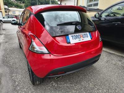 Lancia Ypsilon 1.0 FireFly 5 porte S&S Hybrid Gold UNICO PROPR. Rosso usata Varallo