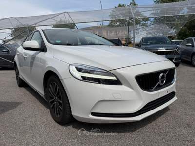 Volvo V40 D2 Momentum Navi Led Bianco usata Oderzo