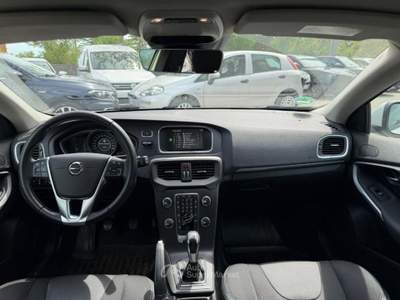 Volvo V40 D2 Momentum Navi Led Bianco usata Oderzo