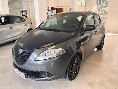 Lancia Ypsilon S Momo Design usata Carpi