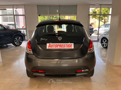 Lancia Ypsilon S Momo Design usata Carpi