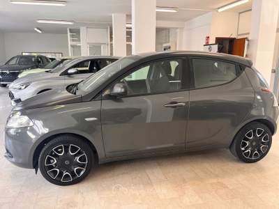 Lancia Ypsilon S Momo Design usata Carpi