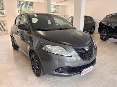Lancia Ypsilon S Momo Design usata Carpi