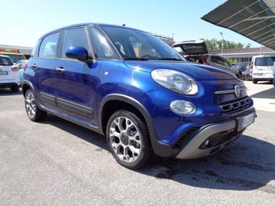 Fiat 500L 1300 MJT CROSS 95CV AUTOM. CARPLAY PDC"17 ITALIA Blu/Azzurro usata Roma