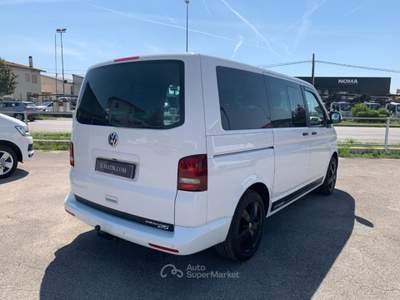 Volkswagen Multivan 2.0 BiTDI 180CV DSG 4 Motion Edition 25 Bianco usata San Vendemiano