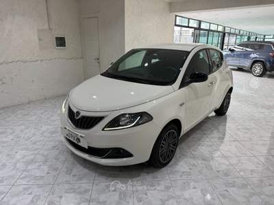 Lancia Ypsilon 5 porte S&S Hybrid Gold Bianco usata Napoli