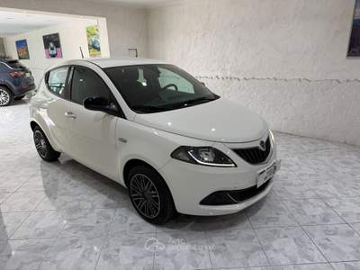 Lancia Ypsilon 5 porte S&S Hybrid Gold Bianco usata Napoli
