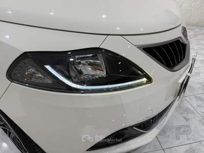 Lancia Ypsilon 5 porte S&S Hybrid Gold Bianco usata Napoli