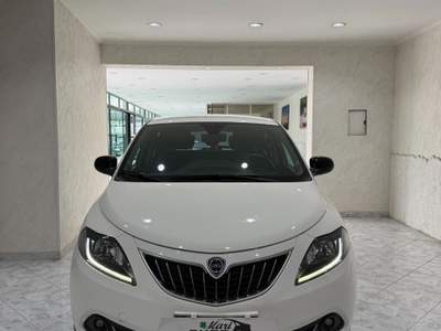 Lancia Ypsilon 5 porte S&S Hybrid Gold Bianco usata Napoli