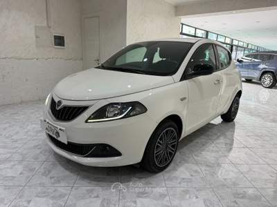 Lancia Ypsilon 5 porte S&S Hybrid Gold Bianco usata Napoli