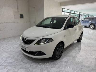 Lancia Ypsilon 5 porte S&S Hybrid Gold Bianco usata Napoli